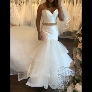 Allure Bridals (style 9416) Mermaid Wedding gown *Brand New*